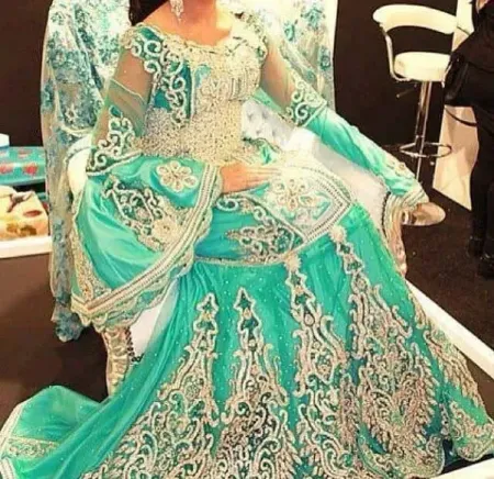 https://radhedesigner.com/images/thumbs/000/0000021_arabian-elegant-gown_450.webp