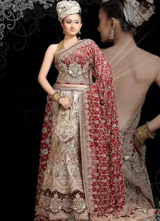 https://radhedesigner.com/images/thumbs/000/0003701_bollywood-lehenga-choli-online-shopping-indiaghagra-ch_450.webp