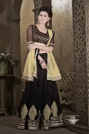 https://radhedesigner.com/images/thumbs/000/0004034_bridal-lehenga-at-lowest-beach-dresslehenga-choli-edis_450.webp