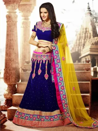 https://radhedesigner.com/images/thumbs/000/0004048_bridal-lehenga-below-15000lehenga-saree-chennaichaniya_450.webp