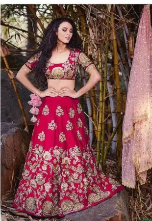 https://radhedesigner.com/images/thumbs/000/0004072_bridal-lehenga-californialehenga-choli-hyderabadchaniy_450.webp