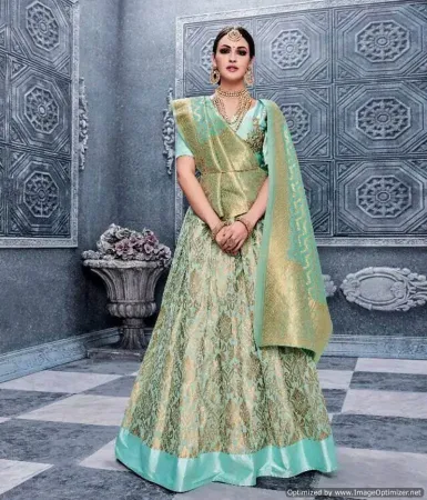 https://radhedesigner.com/images/thumbs/000/0004299_bridal-lehenga-ludhianalehenga-choli-rent-mumbaichani_450.webp