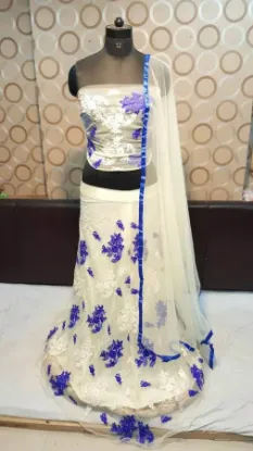 Picture of bridal lehenga on rent in delhi with beach dress,leheng