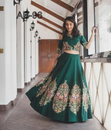 https://radhedesigner.com/images/thumbs/000/0004383_bridal-lehenga-punjabilehenga-choli-violetchaniya-cho_450.webp