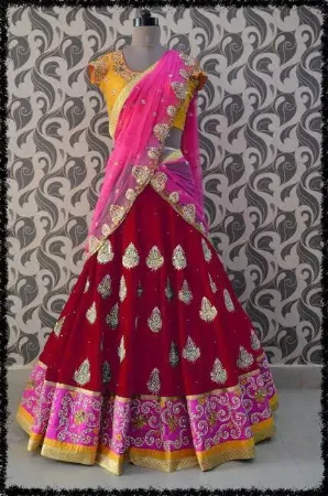 https://radhedesigner.com/images/thumbs/000/0004471_bridal-lehenga-upto-15000lehenga-choli-2000chaniya-ch_450.webp