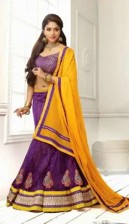 https://radhedesigner.com/images/thumbs/000/0004476_bridal-lehenga-upto-5000lehenga-saree-bandhna-sikhecha_450.webp