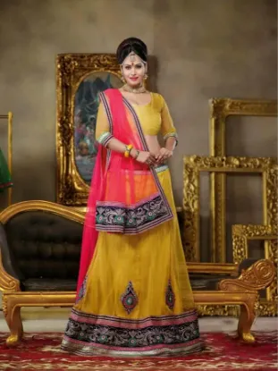 Picture of bridal lehenga upto 8000,lehenga saree comchaniya choli