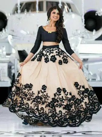 https://radhedesigner.com/images/thumbs/000/0004495_bridal-lehenga-videolehenga-choli-below-3000chaniya-c_450.webp