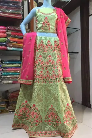 https://radhedesigner.com/images/thumbs/000/0005100_designer-bollywood-party-wear-saree-sari-wedding-indian_450.webp