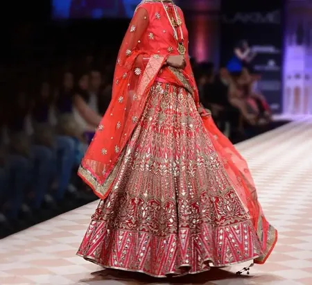 https://radhedesigner.com/images/thumbs/000/0005441_engagement-ceremony-lehenga-indian-designer-pakistani-w_450.webp