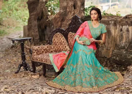 https://radhedesigner.com/images/thumbs/000/0005462_ethnic-designer-bollywood-wedding-women-lehenga-indian_450.webp