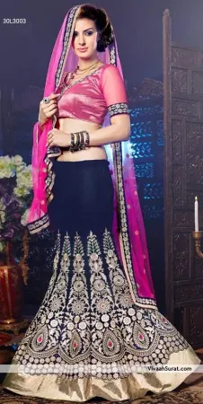 https://radhedesigner.com/images/thumbs/000/0005486_ethnic-designer-party-wear-saree-indian-wedding-sari-bo_450.webp