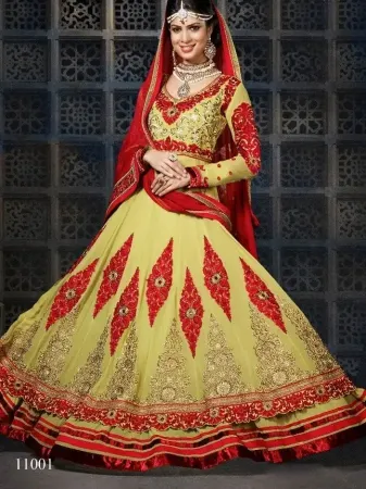 https://radhedesigner.com/images/thumbs/000/0006249_indian-festival-women-designer-dress-party-wear-leheng_450.webp