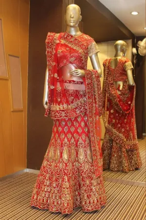 https://radhedesigner.com/images/thumbs/000/0006350_indian-pakistani-bollywood-designer-saree-wedding-party_450.webp