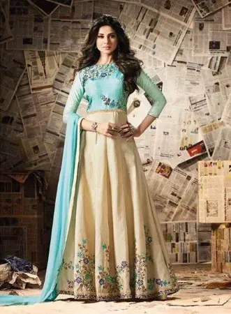 https://radhedesigner.com/images/thumbs/000/0006356_indian-pakistani-bollywood-dress-designer-lehenga-party_450.webp