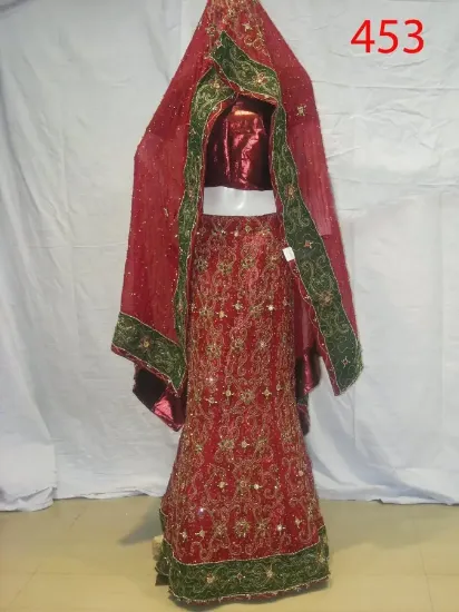 Picture of indian wedding party wear bollywood choli lehenga paki,