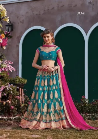 https://radhedesigner.com/images/thumbs/000/0006613_indian-women-designer-bollywood-pakistani-wedding-part_450.webp