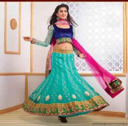 Picture of indian women dress bollywood lehenga party sari weddin,