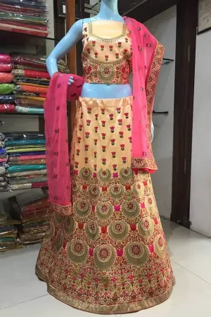 https://radhedesigner.com/images/thumbs/000/0006651_indian-women-wedding-partywear-saree-dress-lehenga-sari_450.webp