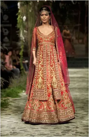 https://radhedesigner.com/images/thumbs/000/0006727_latest-velvet-lehenga-sareeghagra-choli-in-chennaichan_450.webp