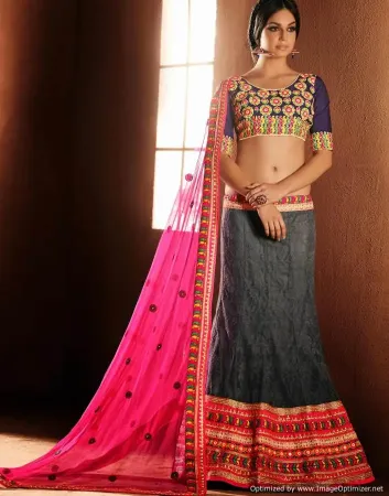 https://radhedesigner.com/images/thumbs/000/0007255_lengha-choli-actressblack-lehengaschaniya-cholicholi_450.webp