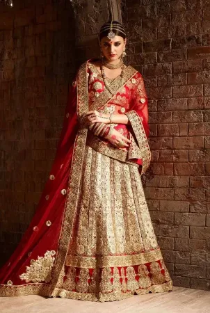 https://radhedesigner.com/images/thumbs/000/0007486_modest-maxi-gown-listingindian-bollywood-lehenga-blous_450.webp