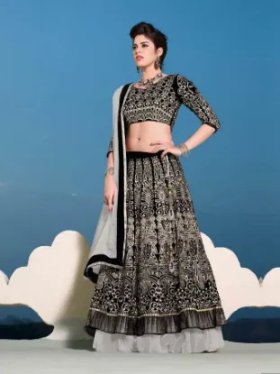 Picture of pakistani bridal lehenga collection,lehenga 500chaniya 