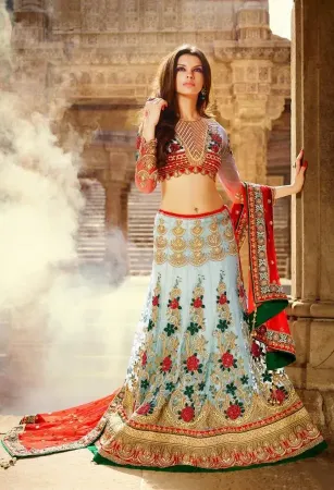 https://radhedesigner.com/images/thumbs/000/0007863_pakistani-bridal-lehenga-designs-2012555-lehenga-house_450.webp