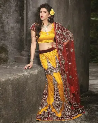 Picture of pakistani bridal lehenga red,lehenga within 800chaniya 