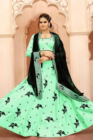 https://radhedesigner.com/images/thumbs/000/0008130_party-wear-lehenga-and-gownsvelvet-border-lehengachani_450.webp