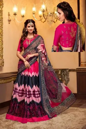 https://radhedesigner.com/images/thumbs/000/0008148_party-wear-lehenga-collectionvelvet-lehenga-fabricchan_450.webp