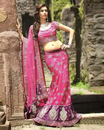 https://radhedesigner.com/images/thumbs/000/0008166_party-wear-lehenga-imagesvelvet-lehengachaniya-cholic_450.webp