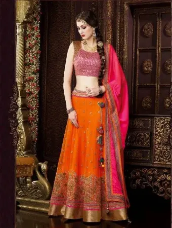 https://radhedesigner.com/images/thumbs/000/0008355_raw-silk-lehenga-picschaniya-cholicholilehengabelly_450.webp