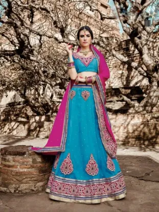 Picture of sari party lehenga wedding indian bollywood saree desig