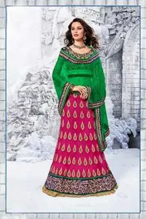 https://radhedesigner.com/images/thumbs/000/0009102_women-bollywood-saree-ethnic-special-indian-eid-design_450.webp