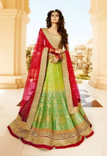 Picture of women indian dress saree bollywood lehenga sari design,