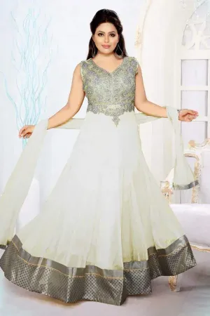 https://radhedesigner.com/images/thumbs/000/0009374_arabic-lacelong-sleeves-ball-wedding-gown-illusion-boq_450.webp