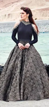 https://radhedesigner.com/images/thumbs/001/0012349_long-black-and-nude-evening-dress-with-shawl-includedq_450.webp