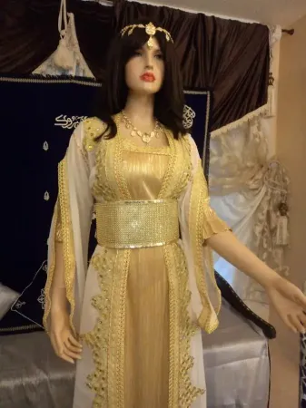 https://radhedesigner.com/images/thumbs/001/0017839_arabic-dressing-for-saladbridal-dress-try-onabayajil_450.webp