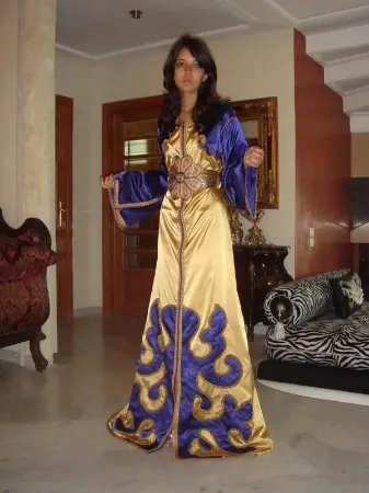 https://radhedesigner.com/images/thumbs/001/0018025_beach-dress-selling-long-moroccan-kaftan-dress-from-top_450.webp