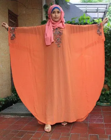 https://radhedesigner.com/images/thumbs/001/0019325_burka-under-my-lipstickcaftan-4xabayajilbabkaftan-d_450.webp