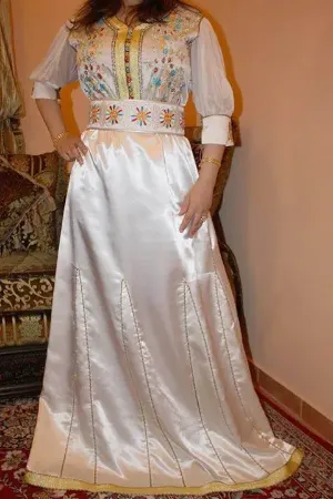 https://radhedesigner.com/images/thumbs/002/0020402_dress-niqabcaftani-e-pareiabayajilbabkaftan-dre-f6_450.webp