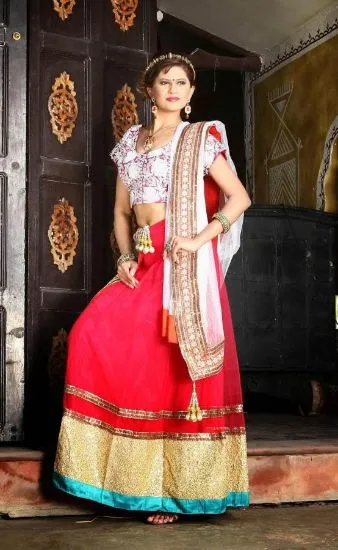 Picture of bollywood dulhan lehenga,ghagra choli to buy onlinechan