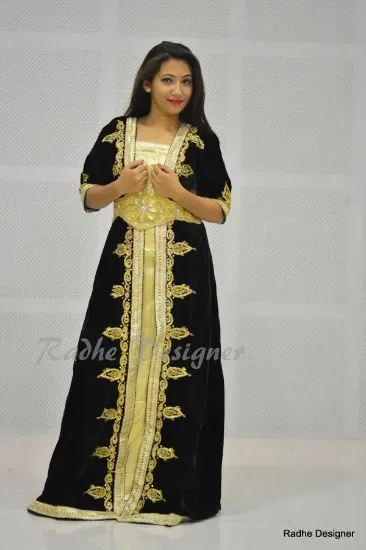 Picture of elegant fancy zardosi hand embroidery wedding gown wome