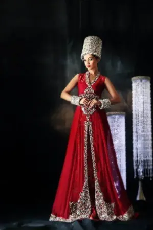 https://radhedesigner.com/images/thumbs/002/0021590_farasha-holdingbridal-dresses-nycabayajilbabkaftan_450.webp