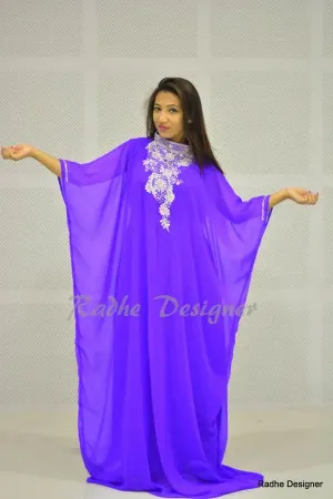 https://radhedesigner.com/images/thumbs/002/0023839_modest-maxi-gown-fancy-v-neck-dubai-arabian-kaftan-aba_450.webp