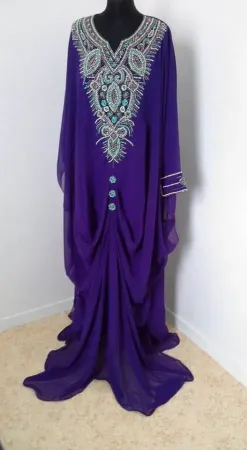 https://radhedesigner.com/images/thumbs/002/0024468_noni-b-bridesmaid-dressesabayajilbabkaftan-dressdub_450.webp