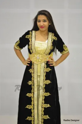 Picture of women daily wear costume with exclusive sleeve cut desi