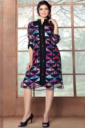 https://radhedesigner.com/images/thumbs/002/0029574_black-evening-batik-print-kaftantail-v-neck-lined-lace_450.webp