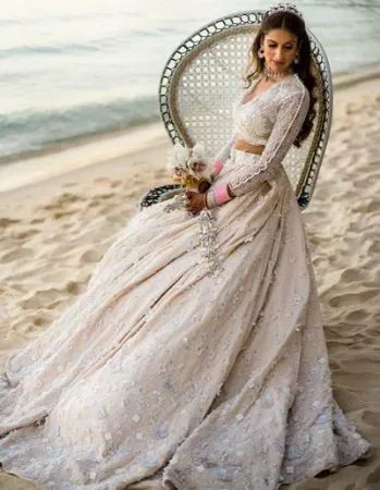 https://radhedesigner.com/images/thumbs/004/0041197_lehengas-by-style_450.webp